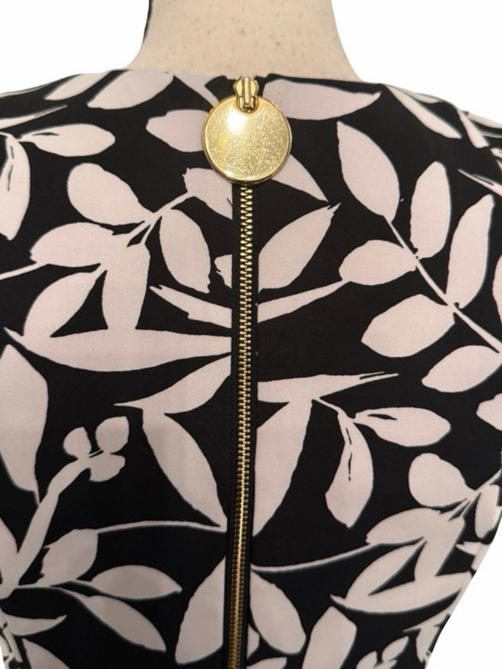 Calvin Klein Black and White Leaf-Print Sleeveless Midi Dress - Picture 3 of 7